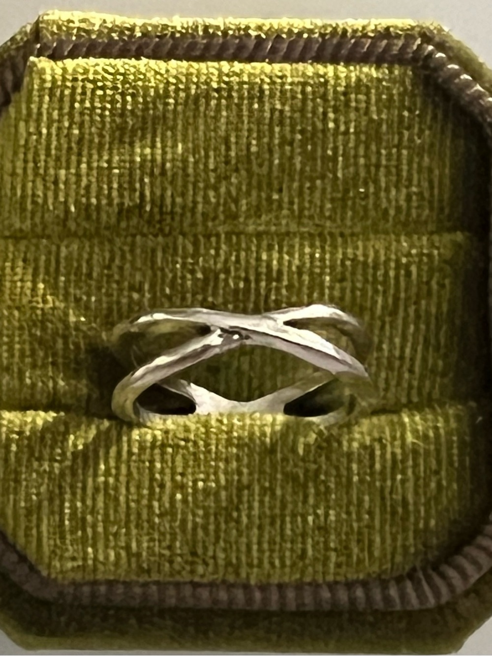 Elegant Design Stainless Steel Silver Wrap Detailing Statement Ring Size 6